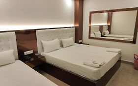 Hotel Apple Villa - New Delhi